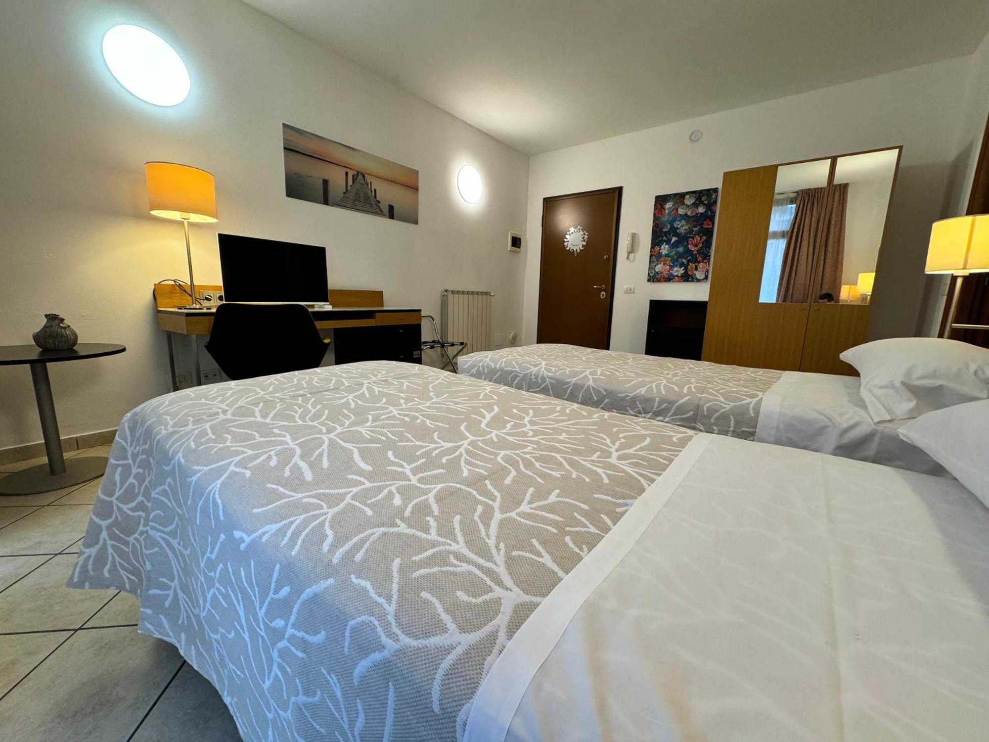 Residence Malpensa Somma Lombardo Exterior foto